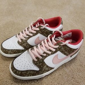 Nike Valentine XO Dunk Low Size 4Y